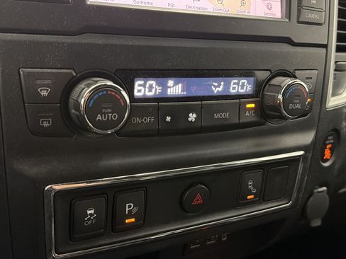 Used 2019 Nissan Titan SL w/ Midnight Edition AWD/4WD image 19