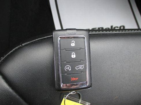 Used 2023 Jeep Grand Cherokee Limited w/ Black Appearance Package image 27