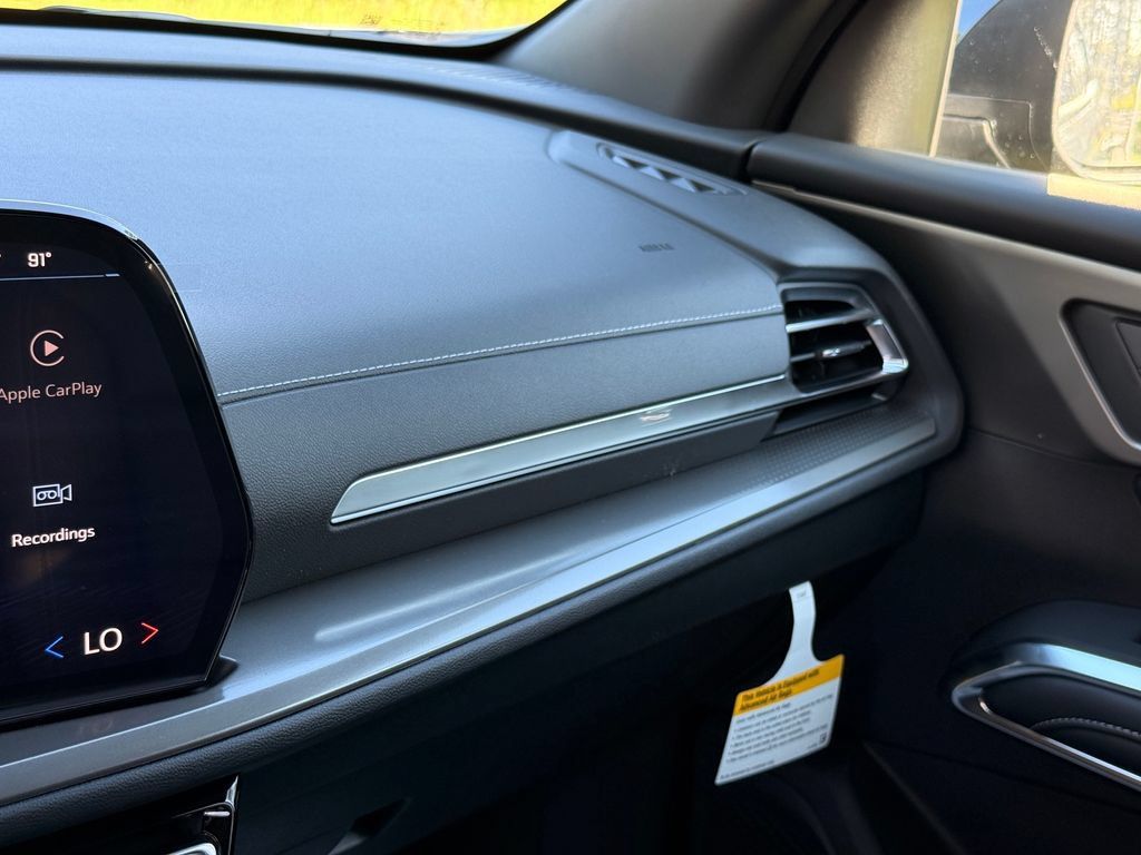 New 2027 Chevrolet Traverse LT w/ Driver Confidence Package FWD image 19