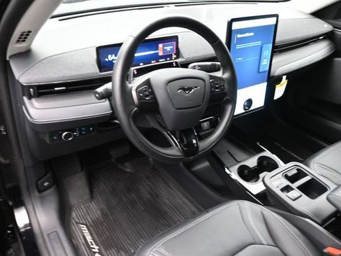 Certified 2025 Ford Mustang Mach-E Premium AWD/4WD image 9