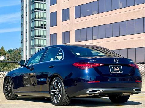 Certified 2022 Mercedes-Benz C 300 4MATIC Sedan image 5