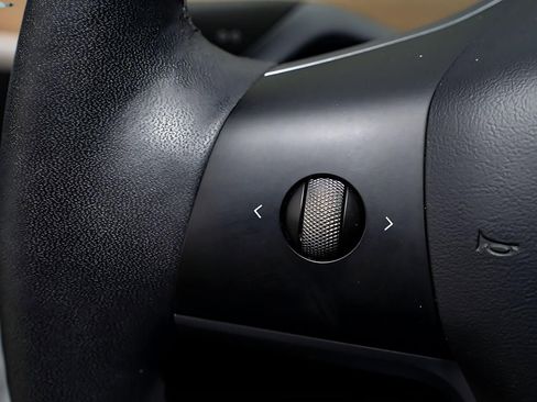 Used 2021 Tesla Model 3 Long Range image 28