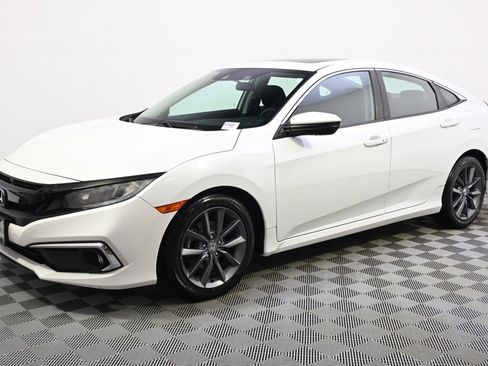 Used 2019 Honda Civic EX image 2