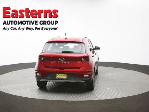 Used 2025 Hyundai Venue Limited image 38