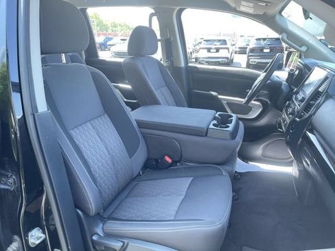 Used 2023 Nissan Titan SV AWD/4WD image 26