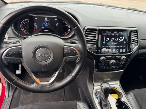 Used 2022 Jeep Grand Cherokee Laredo X AWD/4WD image 5