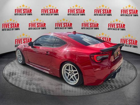 Used 2017 Toyota 86 RWD image 5