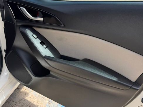 Used 2016 MAZDA MAZDA3 i Sport w/ Preferred Equipment Package image 19