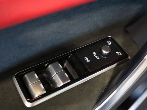 Used 2023 Jaguar F-PACE SVR image 15