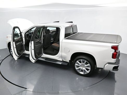 Used 2024 Chevrolet Silverado 1500 High Country w/ High Country Premium Package AWD/4WD image 43