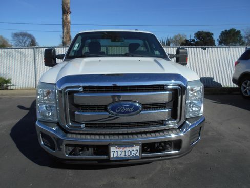 Used 2016 Ford F250 XLT w/ XLT Interior Package image 2