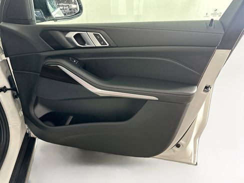 Used 2023 BMW X5 xDrive40i w/ Climate Comfort Package image 35