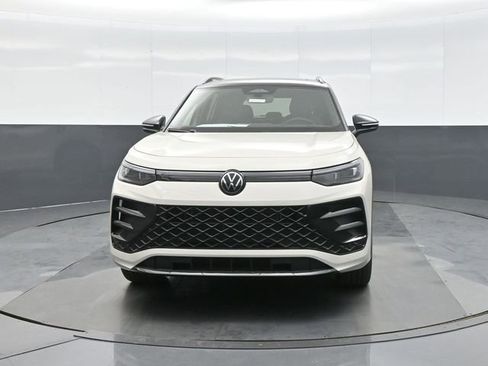 New 2026 Volkswagen Tiguan SE R-Line image 2