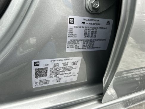 Used 2025 Chevrolet Silverado 2500 LT w/ Convenience Package image 27