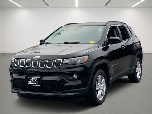 Used 2022 Jeep Compass Latitude w/ Sun and Sound Group image 2