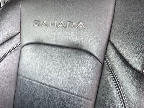 Used 2022 Jeep Wrangler Unlimited Sahara w/ Cold Weather Group AWD/4WD image 23