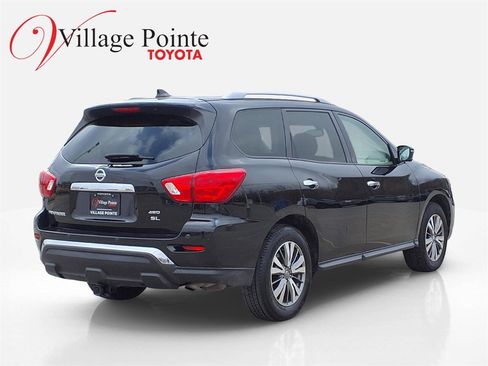 Used 2020 Nissan Pathfinder SL image 8