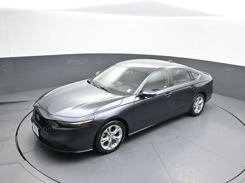 Certified 2023 Honda Accord LX image 33