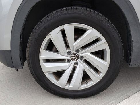 Used 2020 Volkswagen Atlas Cross Sport SE FWD image 9