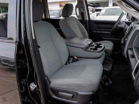 Used 2018 RAM 1500 Express w/ Black Ram 1500 Express Group image 40