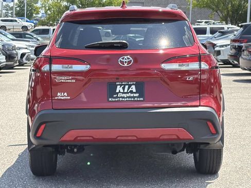Used 2024 Toyota Corolla Cross LE w/ Moonroof Package FWD image 29