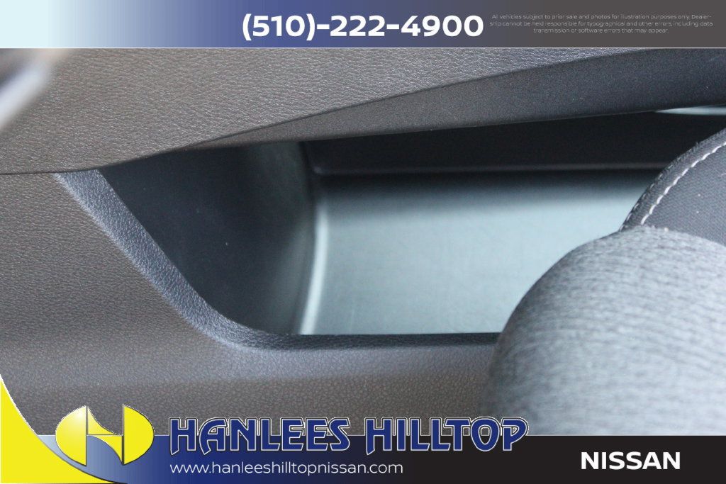 Used 2025 Nissan Rogue SV AWD/4WD image 15