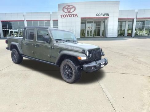 Used 2021 Jeep Gladiator Sport AWD/4WD image 2