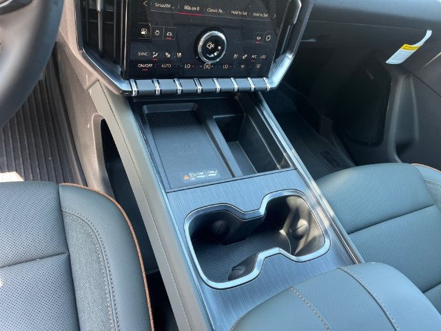 Used 2026 GMC Acadia AT4 w/ Luxury Package AWD/4WD image 21