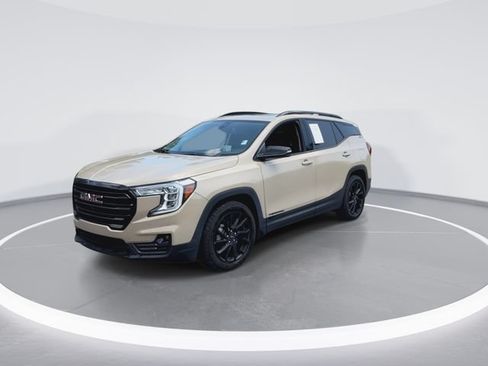 Used 2023 GMC Terrain SLT w/ Tech Package FWD image 5