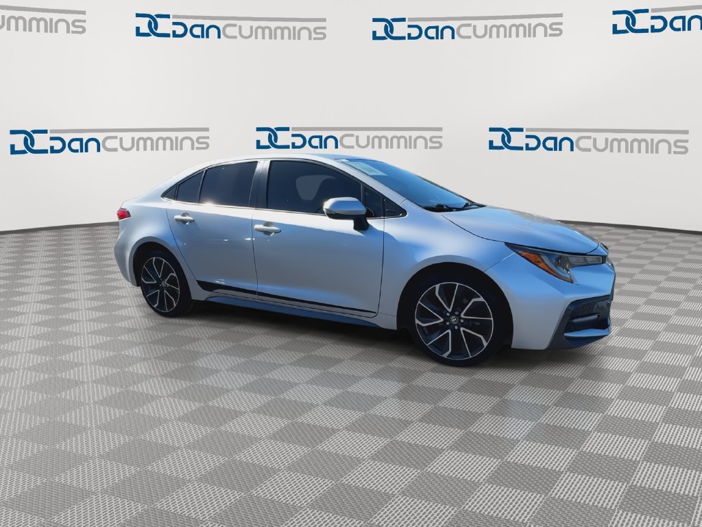 Used 2022 Toyota Corolla SE FWD image 2