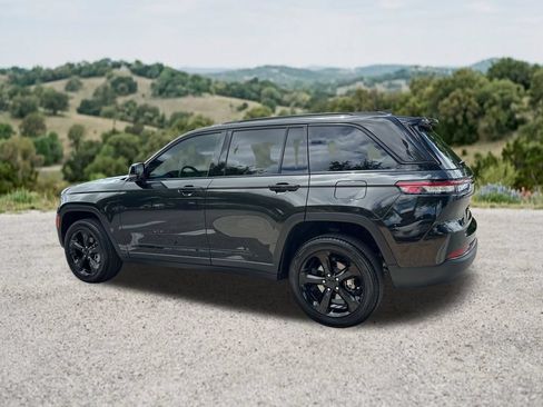 Used 2024 Jeep Grand Cherokee Limited w/ Black Appearance Package RWD image 6