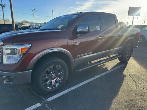 Used 2018 Nissan Titan Platinum Reserve w/ Platinum Utility Package image 2