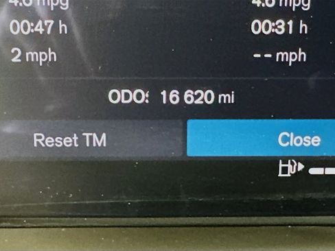 Used 2025 Volvo XC60 B5 Plus image 19