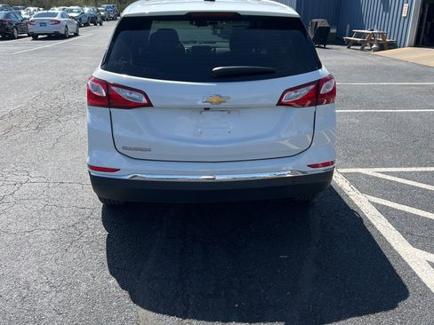 Used 2018 Chevrolet Equinox LS FWD image 4