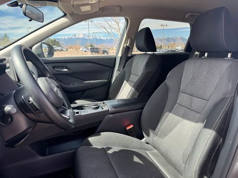 Used 2024 Nissan Rogue SV image 7