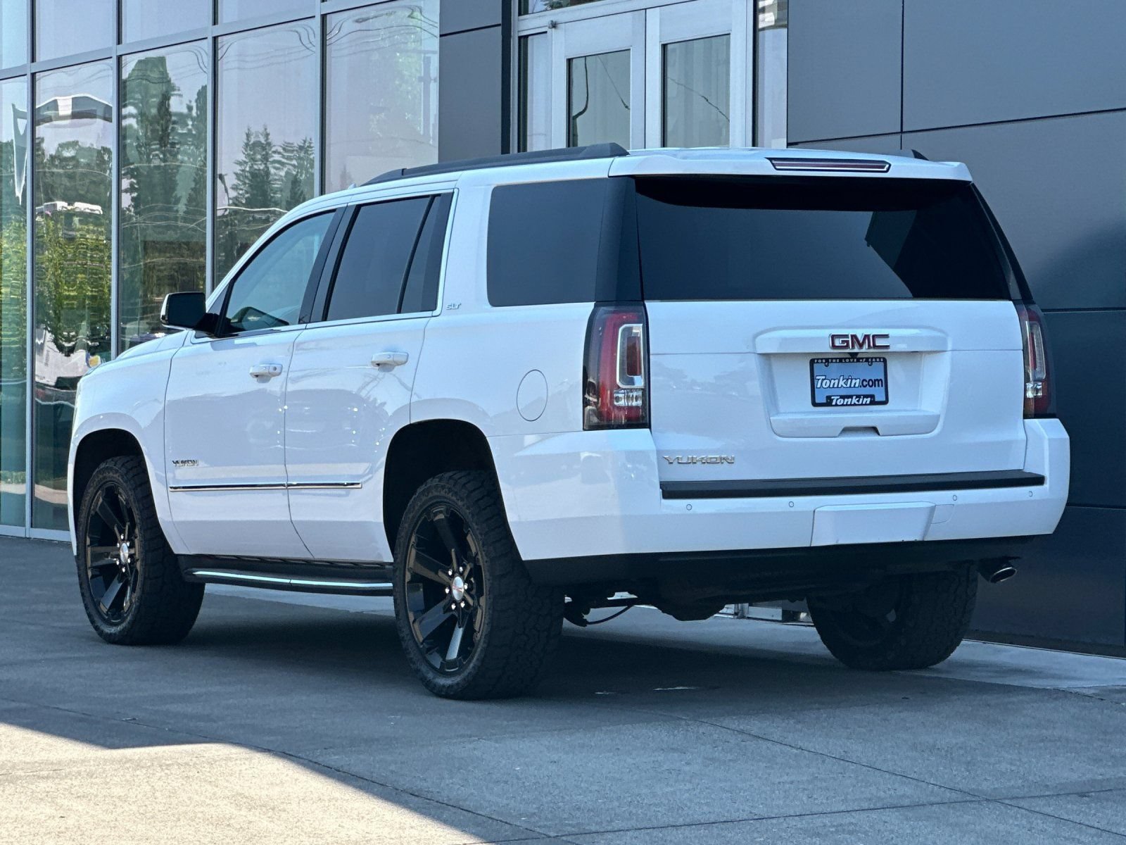 Used 2018 GMC Yukon SLT w/ Premium Edition AWD/4WD image 5