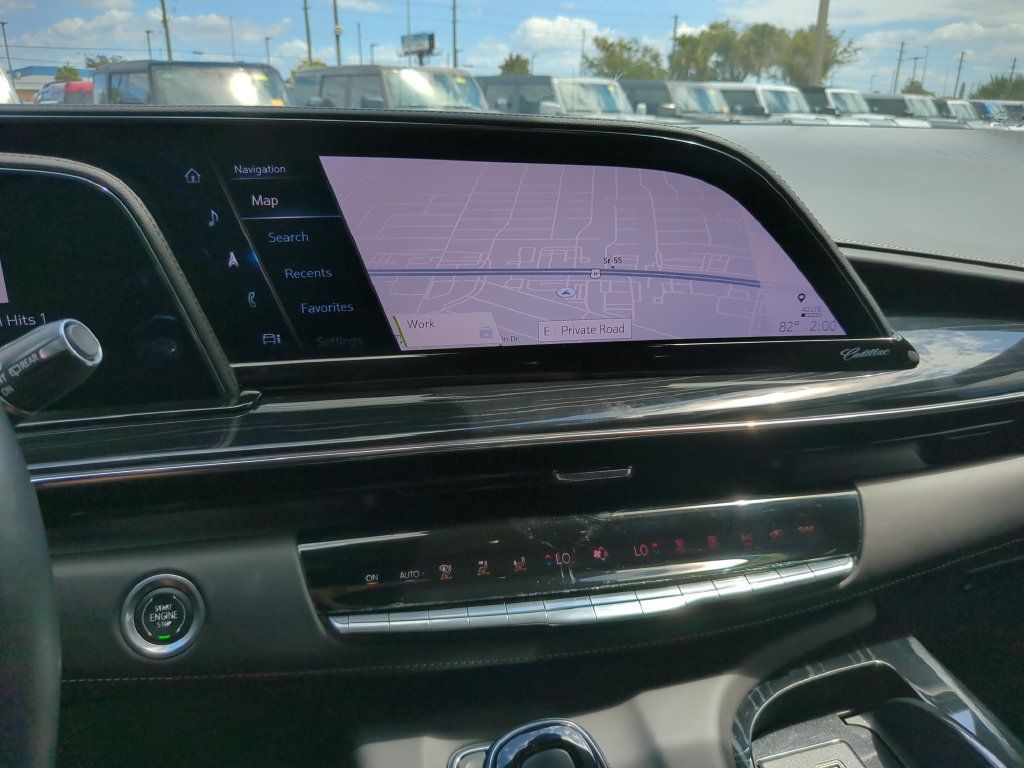 Used 2024 Cadillac Escalade ESV V AWD/4WD image 25