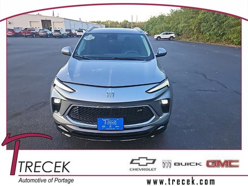 Used 2024 Buick Encore GX Sport Touring image 1