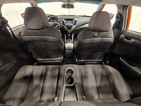 Used 2016 Hyundai Veloster FWD image 30