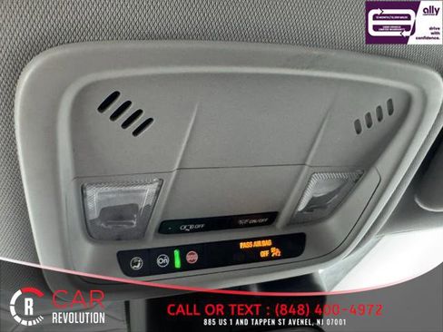 Used 2023 Chevrolet Malibu LT image 40