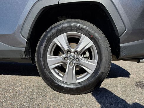 Used 2025 Toyota RAV4 XLE image 24