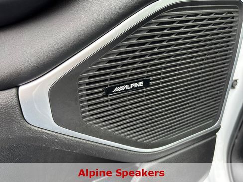 Used 2023 Jeep Wagoneer L Series II AWD/4WD image 23