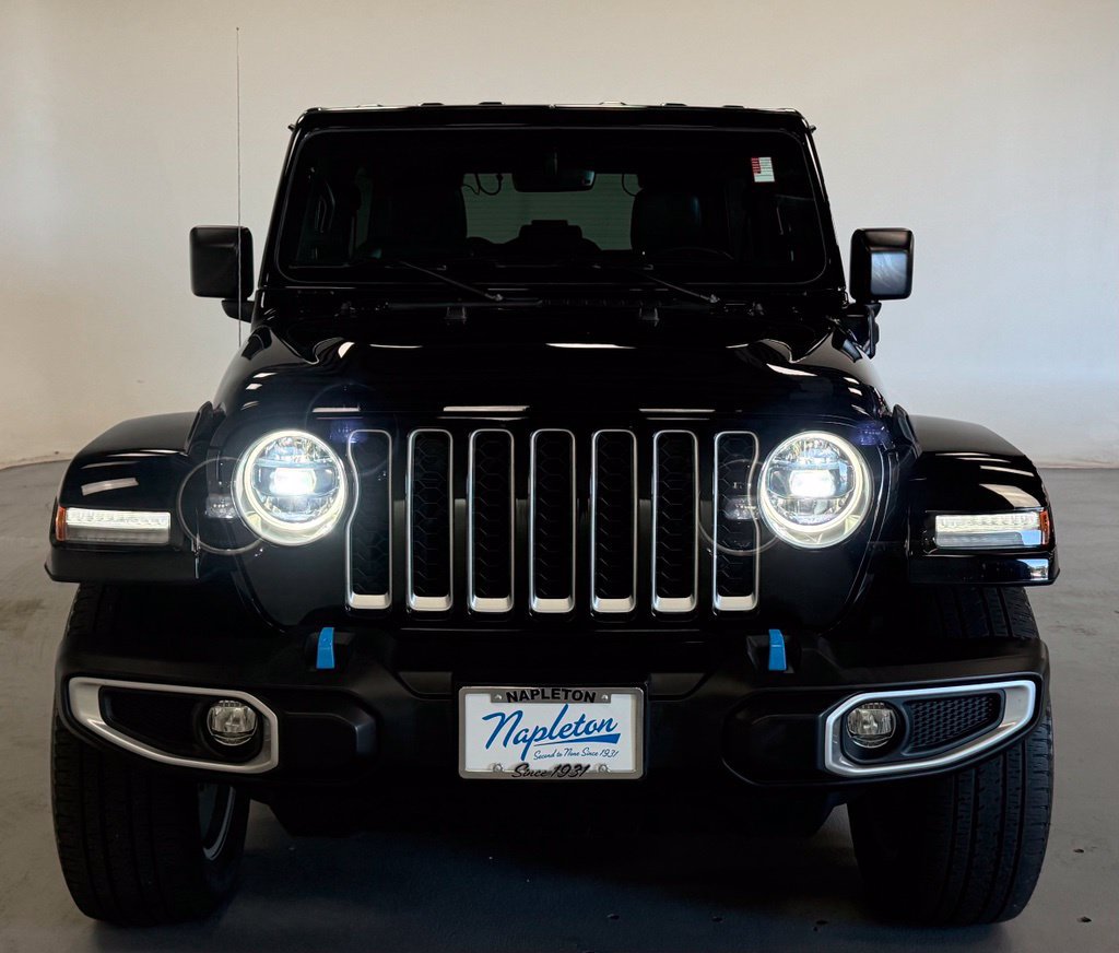 Used 2023 Jeep Wrangler Unlimited Sahara w/ Cold Weather Group AWD/4WD image 7