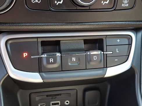Used 2024 GMC Terrain SLT w/ Infotainment Package II AWD/4WD image 15