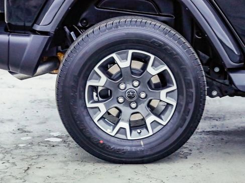 New 2026 Jeep Wrangler Unlimited Sahara AWD/4WD image 12