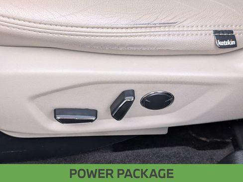 Used 2018 Ford Explorer XLT FWD image 17