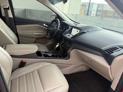 Used 2019 Ford Escape SEL AWD/4WD image 25