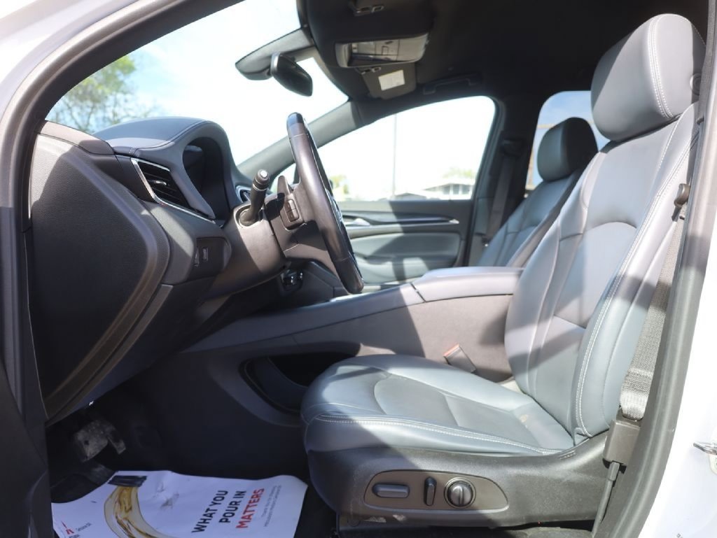 Used 2022 Buick Enclave Essence AWD/4WD image 30