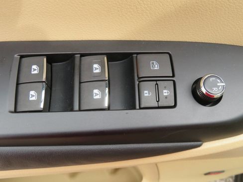 Used 2015 Toyota Highlander Limited image 18