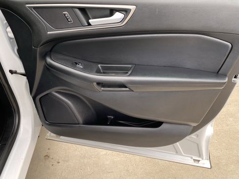 Used 2022 Ford Edge SEL image 16